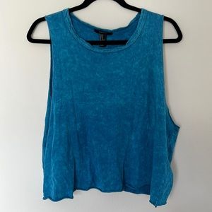 Cropped muscle tank